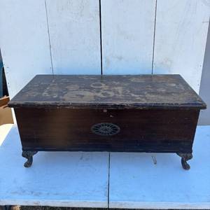 lot 24 image: Vintage Cedar Trunk