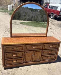 lot 38 image: Solid wooden dresser