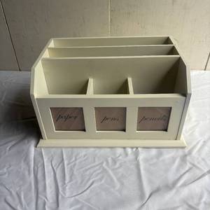 lot 46 image: Desktop Organizer