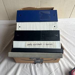 lot 50 image: Lot of 3-Ring Binders Various Sizes