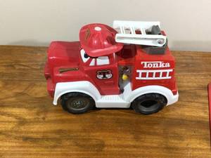 lot 65 image: Tonka Fire Truck