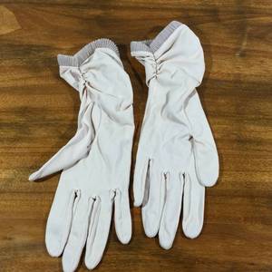 lot 68 image: Vintage Ladies Beige Dress Gloves