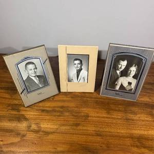 lot 91 image: Lot of 3 Vintage Photos Silhouettes Black and White