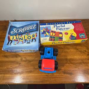 lot 94 image: Lot of 3 GamesToys