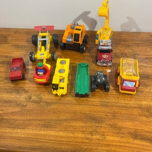 lot 104 image: Misc. Toy Cars, Trucks, or Wagon