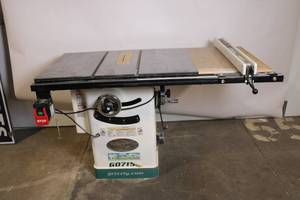 lot 2 image: Used Grizzly G0715P Polar Bear Series 10 Hybrid Table Saw