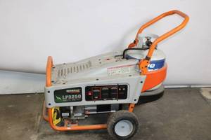 lot 6 image: Used Generac LP3250 Portable Generator with Propane Tank