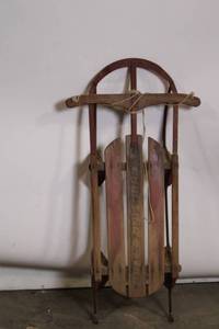 lot 9 image: Vintage Flexible Flyer Wooden Sled