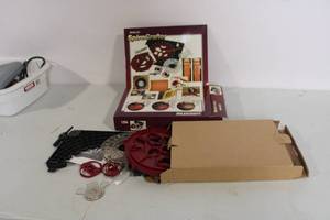 lot 22 image: TurnLock SpiroCrafter Kit by Milescraft for Creating Patterns