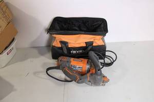 lot 29 image: RIDGID 5-inch Tile Saw with Carrying Bag