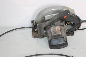 lot 31 image: SKILSAW 7 14 Circular Saw Model 5740 2.0 HP