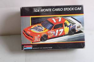 lot 64 image: Monogram Tide Monte Carlo Stock Car Model Kit 124