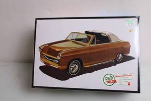 lot 66 image: 1950 Ford Convertible Showboat 125 Scale Model Kit
