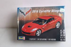lot 72 image: Revell 2016 Corvette Stingray Plastic Model Kit 125 Scale