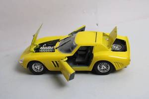 lot 93 image: Die-Cast Model Ferrari 250 GTO Yellow 118 Scale