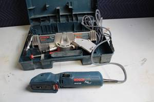 lot 125 image: Bosch Pneumatic Fine Cut Power Tool with Case