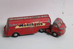 lot 132 image: Vintage Mobilgas Diecast Toy Truck