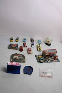 lot 135 image: Vintage Collectible Nascar Toys and Pepsi Cola Memorabilia Set