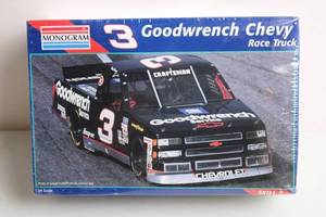 lot 139 image: Monogram 124 Goodwrench Chevy Race Truck Model Kit