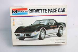 lot 142 image: Monogram Corvette Pace Car 124 Scale Model Kit