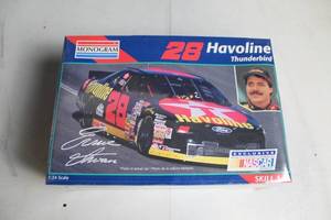 lot 158 image: Monogram 124 Scale Havoline Thunderbird Model Kit