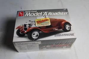 lot 166 image: 1929 Ford Model A Roadster 125 Scale Model Kit