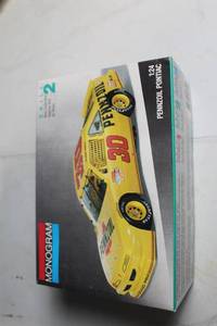 lot 173 image: Monogram 124 Scale Pennzoil Pontiac Model Car Kit
