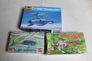 lot 191 image: Set of 3 Vintage Model Kits Revell F-105D Thunderchief, Bell 206 Jetranger, Hughes 500 Helicopter