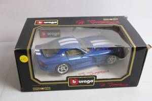 lot 206 image: Burago Die-Cast 118 Scale 1996 Dodge Viper GTS Coupe Model