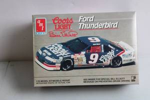 lot 212 image: Coors Light Ford Thunderbird 125 Scale Model Kit with Decals