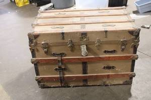 lot 240 image: Vintage Wooden Steamer Trunk with Metal Hardware
