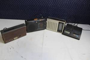 lot 257 image: Lot of 4 Vintage AMFM Radios - Toshiba, Timex, Westinghouse