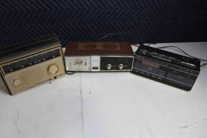 lot 258 image: Set of 3 Vintage Radios with Cassette Player