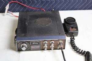 lot 272 image: Used Vintage Galaxy CB Radio with Microphone