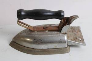 lot 281 image: Vintage Metal and Wood Handle Sad Iron