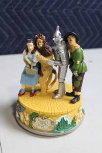 lot 311 image: Wizard of Oz Musical Figurine Featuring Four Main Characters