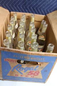 lot 321 image: Vintage Royal 58 Beer Bottles with Original Box - Set of 24