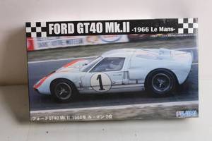 lot 332 image: Fujimi Ford GT40 Mk.II 1966 Le Mans Model Kit