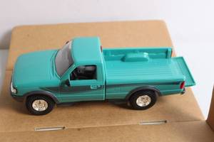 lot 340 image: Die-Cast Model 1994 Ford Ranger STX 4x4 in Bright Calypso Green