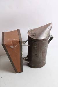 lot 343 image: Vintage Beehive Smoker with Wooden Bellows