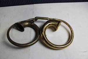 lot 368 image: Set of 2 Brass French Hunting Horns