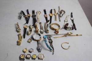lot 383 image: Collection of Assorted Vintage and Modern Wristwatches