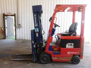 lot 14 image: 2001 Kalmar E35ABX Electric Forklift