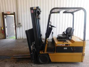 lot 15 image: 1998 Caterpillar EP18T-48A Electric Forklift