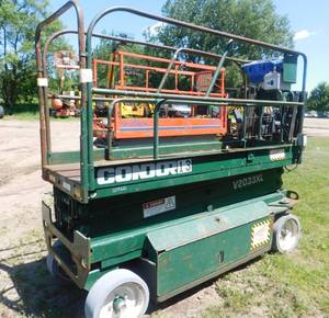 lot 24 image: Condor V2033XL Scissor Lift - For Parts or Repair