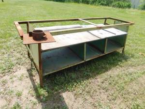 lot 44 image: Metal Shop Table with Shelves