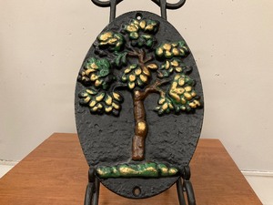 lot 31 image: Green & Gold Tree Cast Iron Plaque