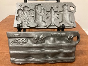 lot 36 image: 1995 John Wright, Christmas Cast Iron Double Sided CandyChocolate Mold