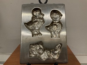 lot 52 image: Bunny and Chicks Metal Chocolate Mold