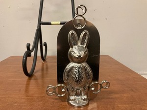 lot 58 image: Vintage Metal Double Sided Bunny Chocolate Mold with Clips